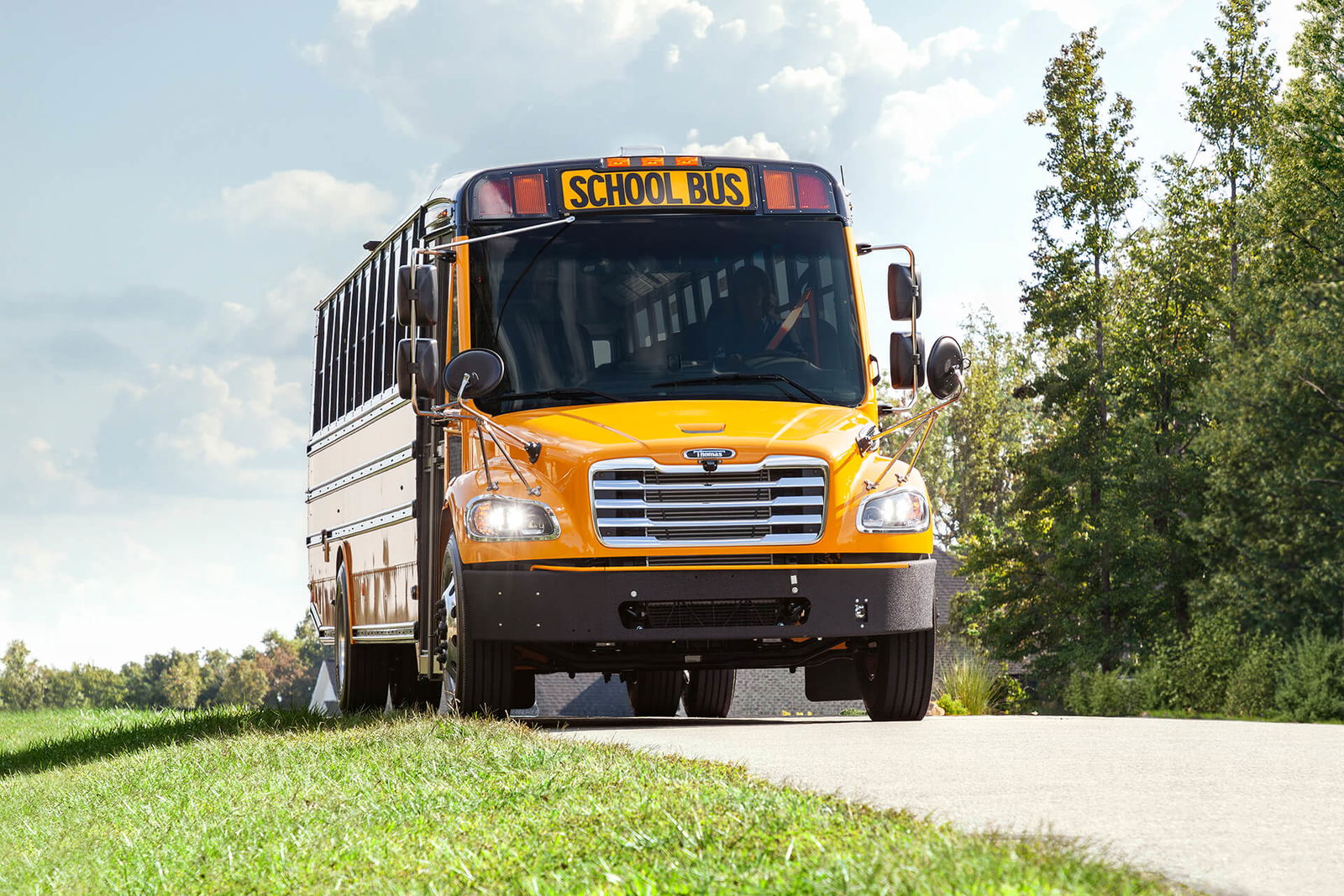 Benzinüzemű Type C kategóriás iskolabusszal bővíti kínálatát a Thomas Built Buses