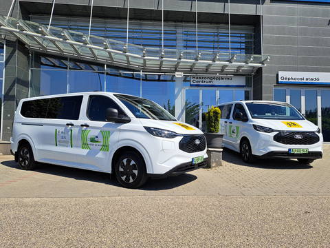 Megérkeztek a hazai tankerületi központok első elektromos Ford minibuszai