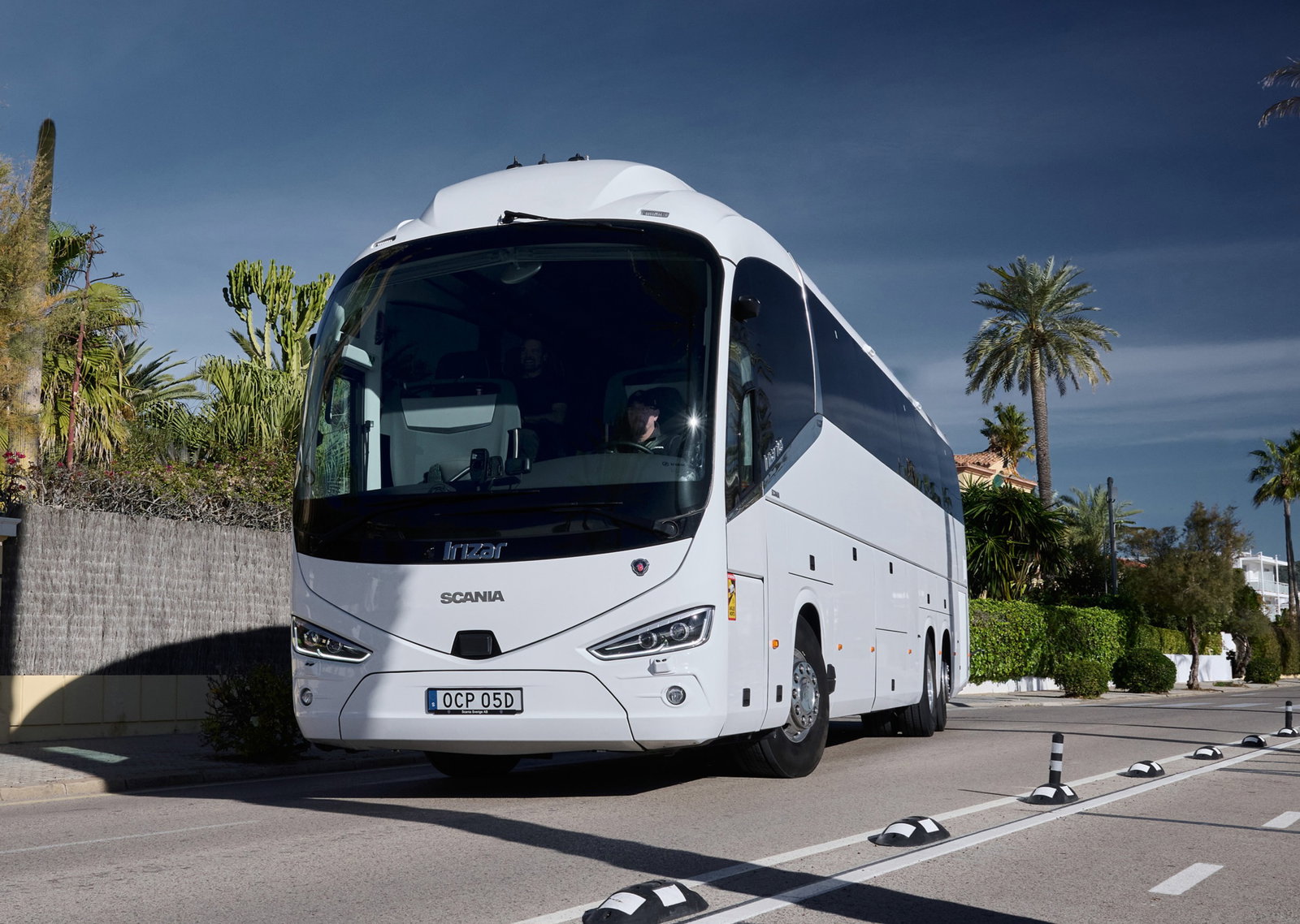 Scania’s plug-in hybrid powertrain could be the answer to the current limitations of electric coaches