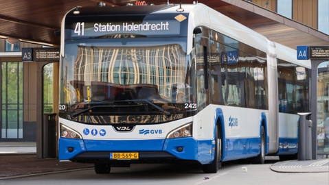 Nem elég buszt gyártani – újra kell gondolnia működését az európai busziparnak