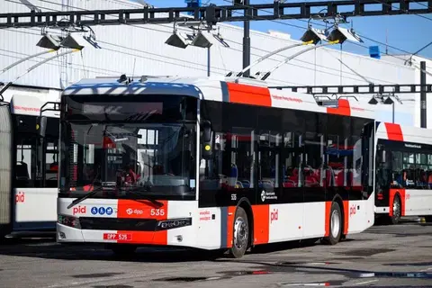 Hónapokig tartó huzavona után végre forgalomba álltak a török trolibuszok Prágában