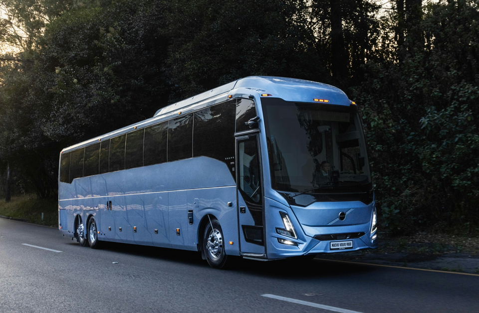 Ötszáz lóerő és komoly fogyókúra: a karosszéria alatt is sokat változott az új Volvo 9800