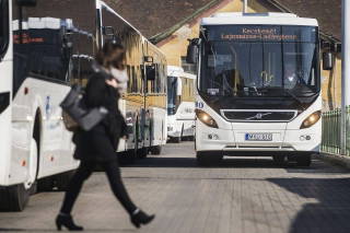 Három év börtönre ítélték a Volánbusz és DAKK korábbi vezérigazgatóját egy 20 autóbuszt érintő beszerzési ügyben